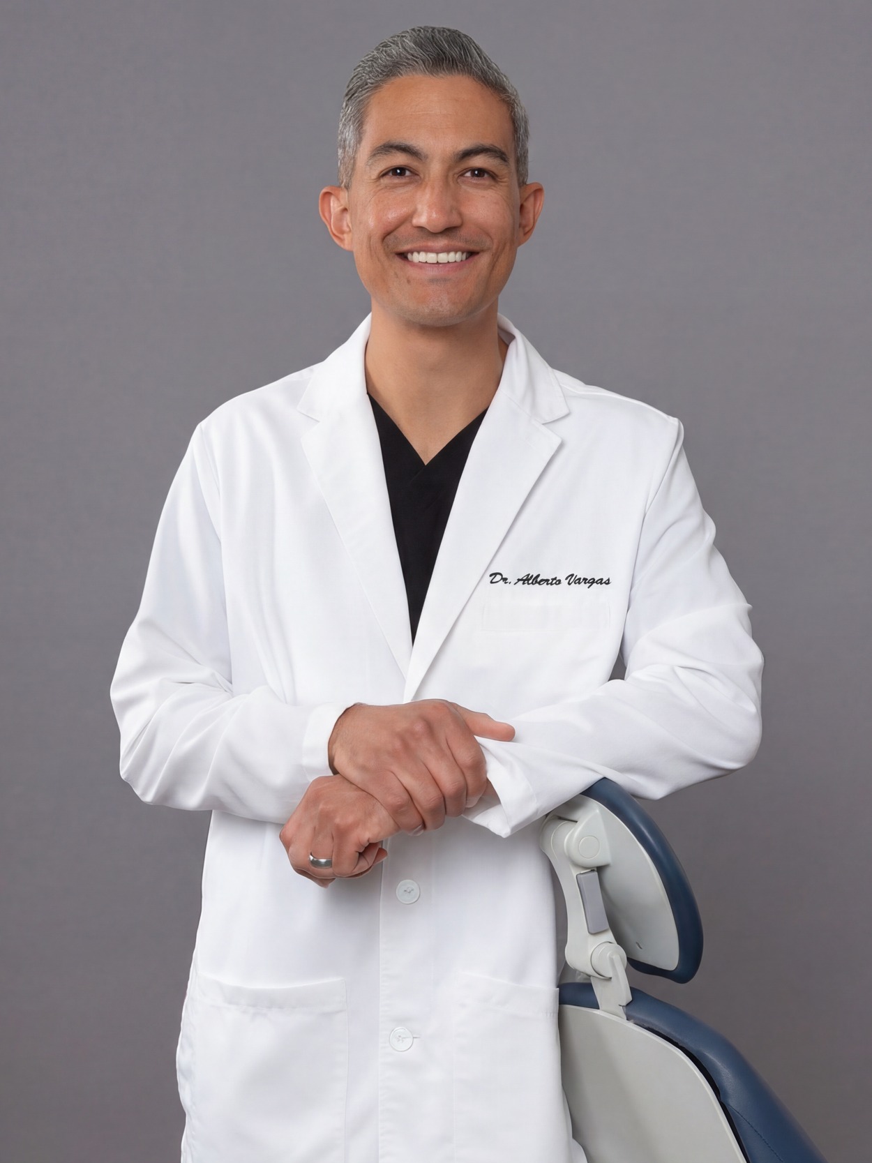 Dr. Alberto Vargas